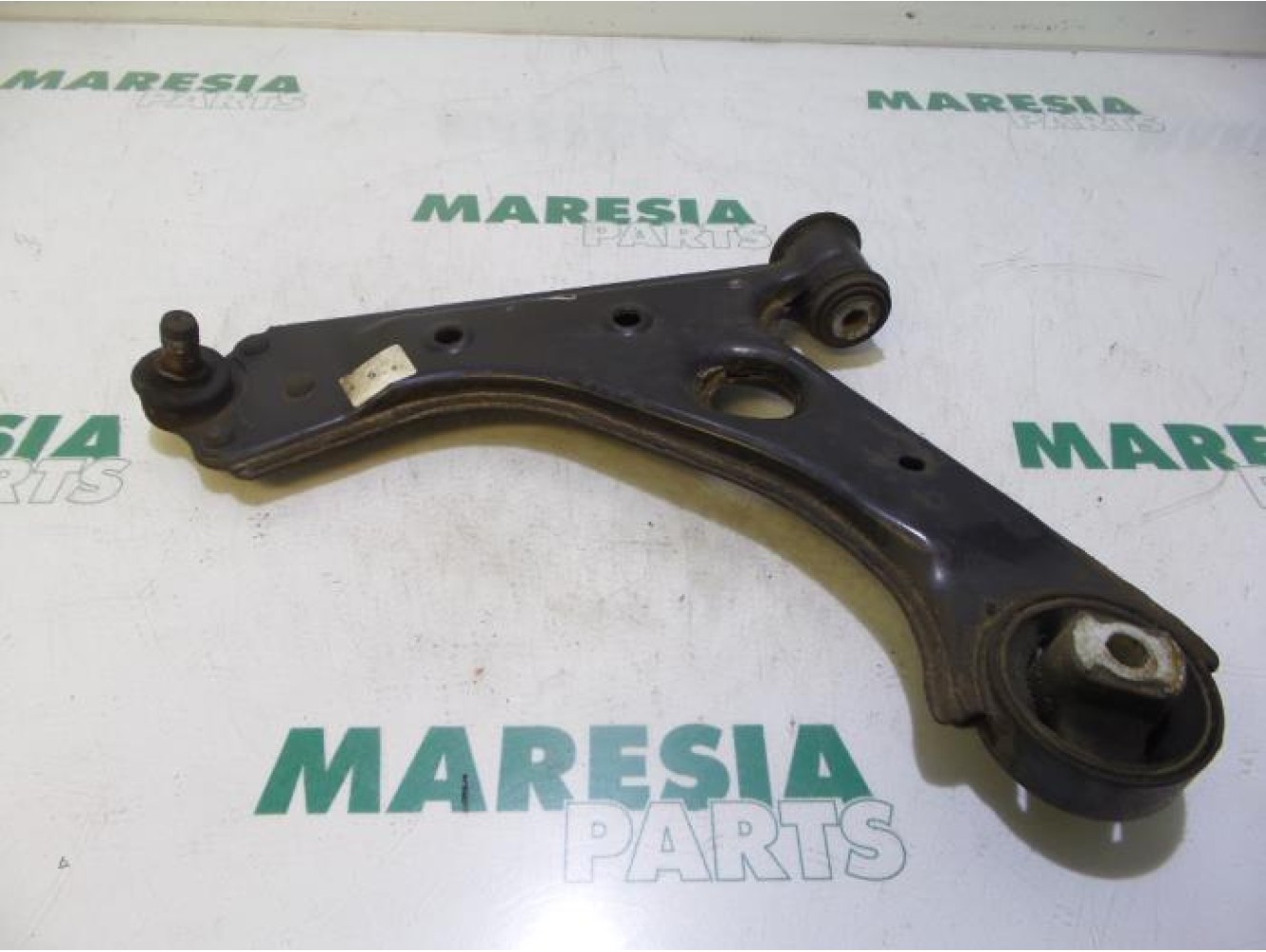 Fiat - Punto - Querlenker unten links vorne