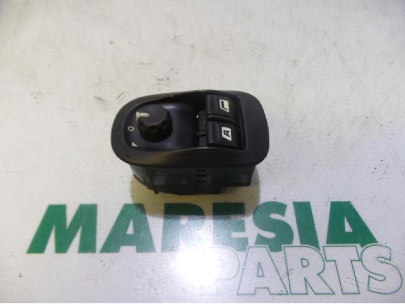 Peugeot - Expert - Multi-functional window switch