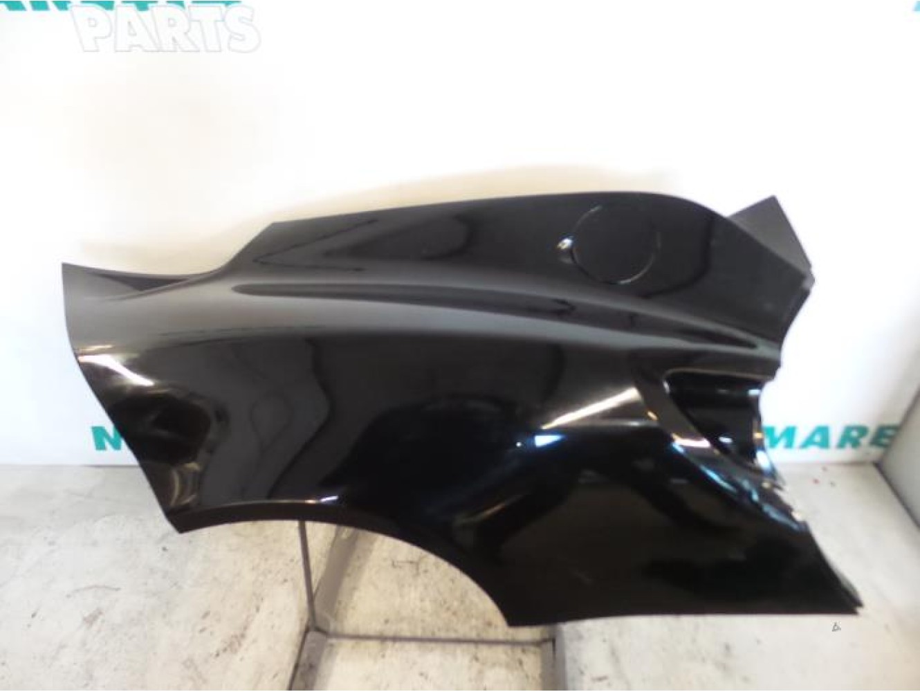 Alfa Romeo - 4C - Right side of bodywork