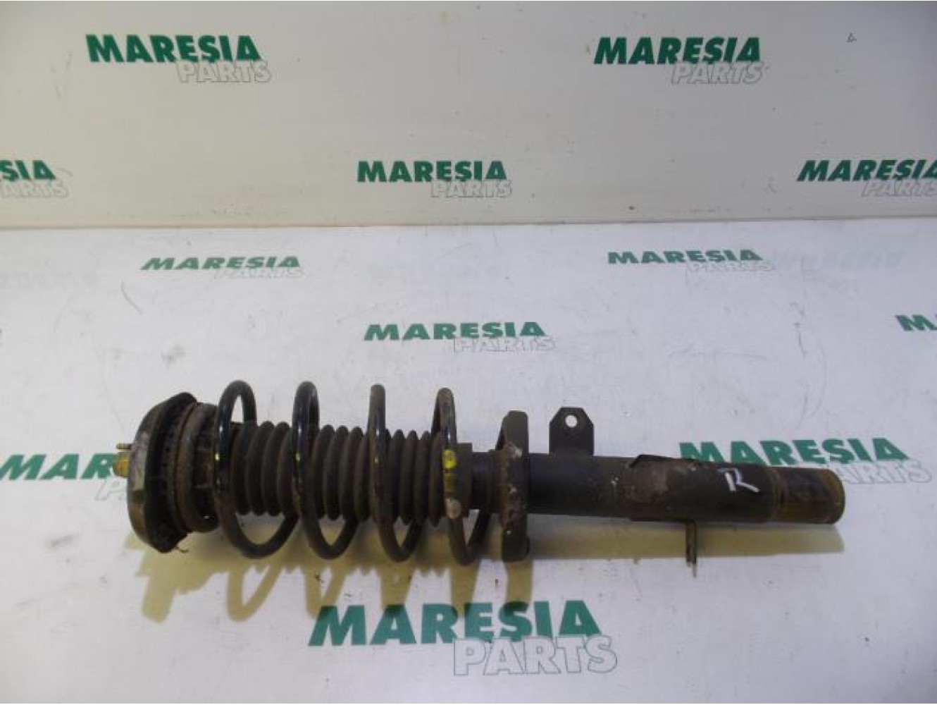 Peugeot - 1007 - Front shock absorber rod, right