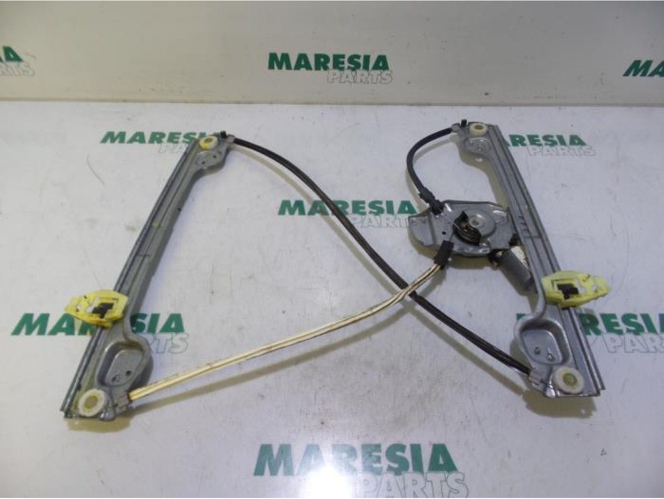 Peugeot - 1007 - Window mechanism 2-door, front left