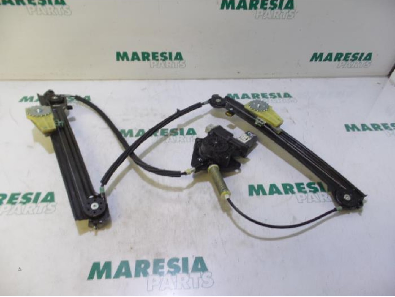 Alfa Romeo - 4C - Window mechanism 2-door, front right