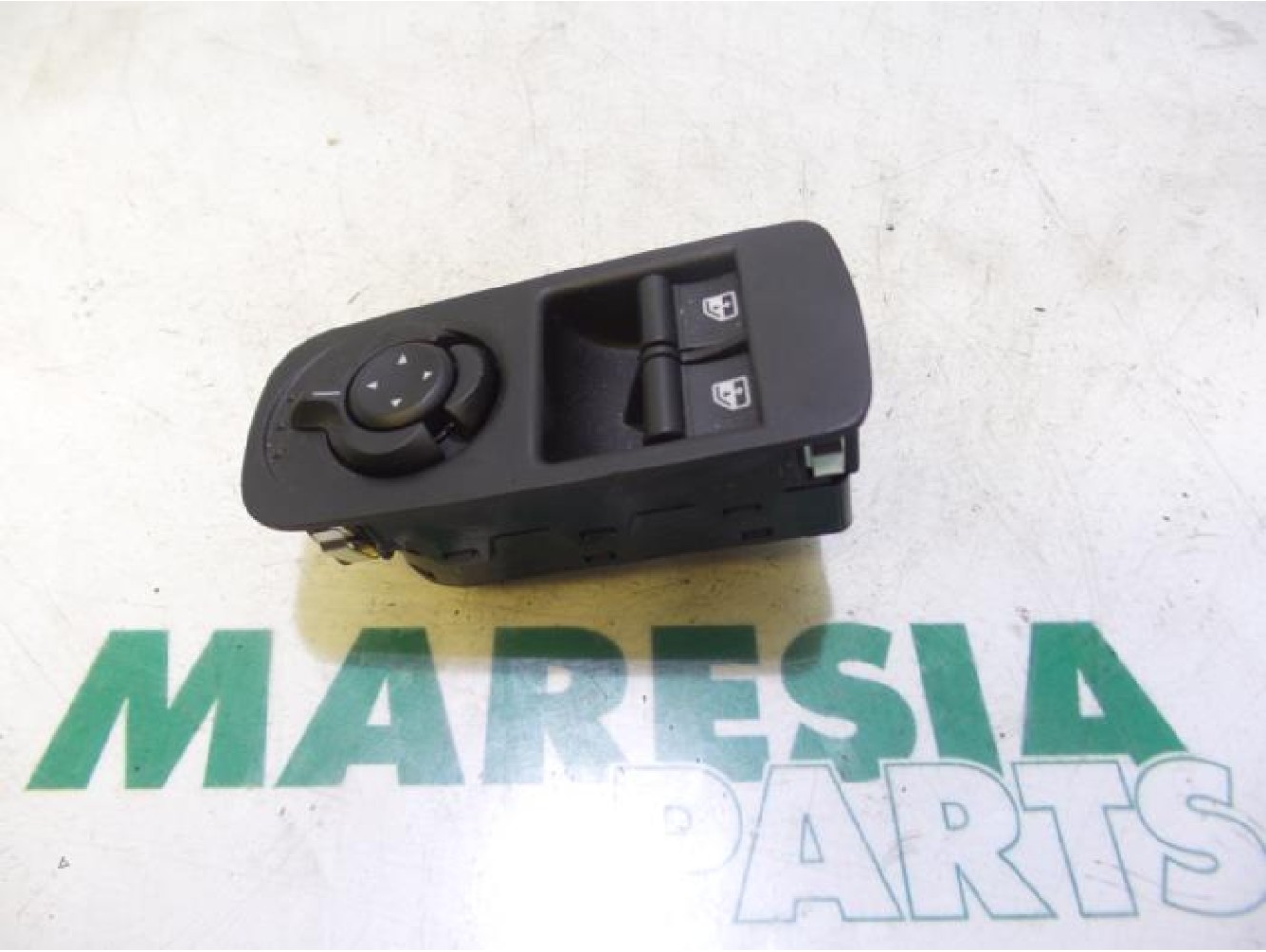 Alfa Romeo - 4C - Multi-functional window switch