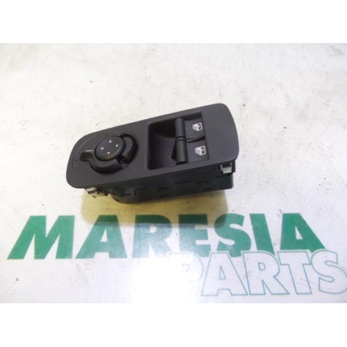 Alfa Romeo - 4C - Multi-functional window switch
