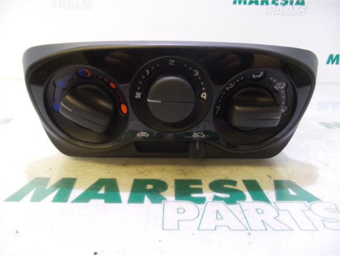 Alfa Romeo - 4C - Heater control panel