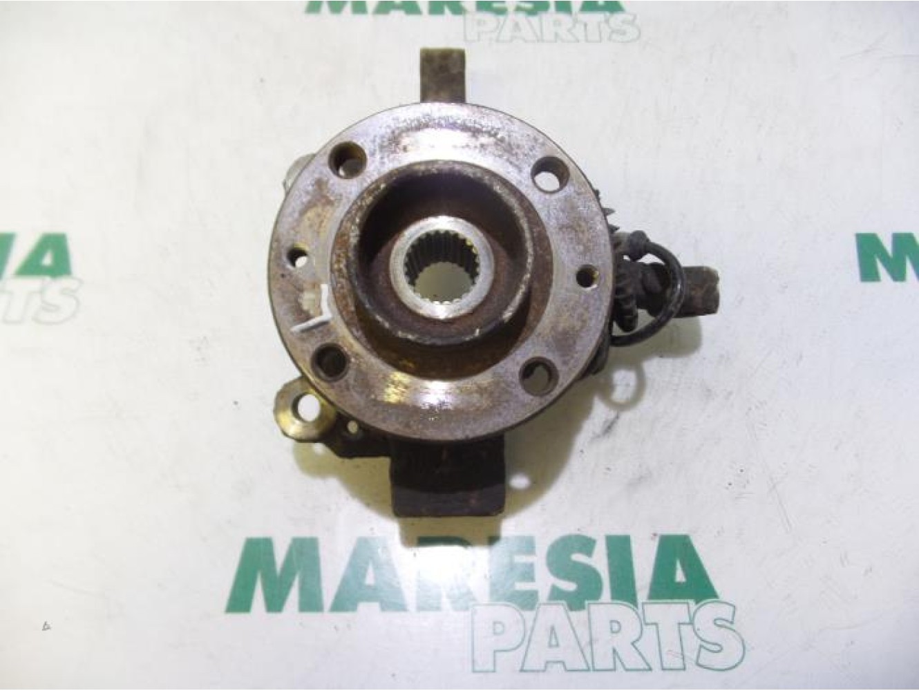 Renault - Clio - Fusee links-voor