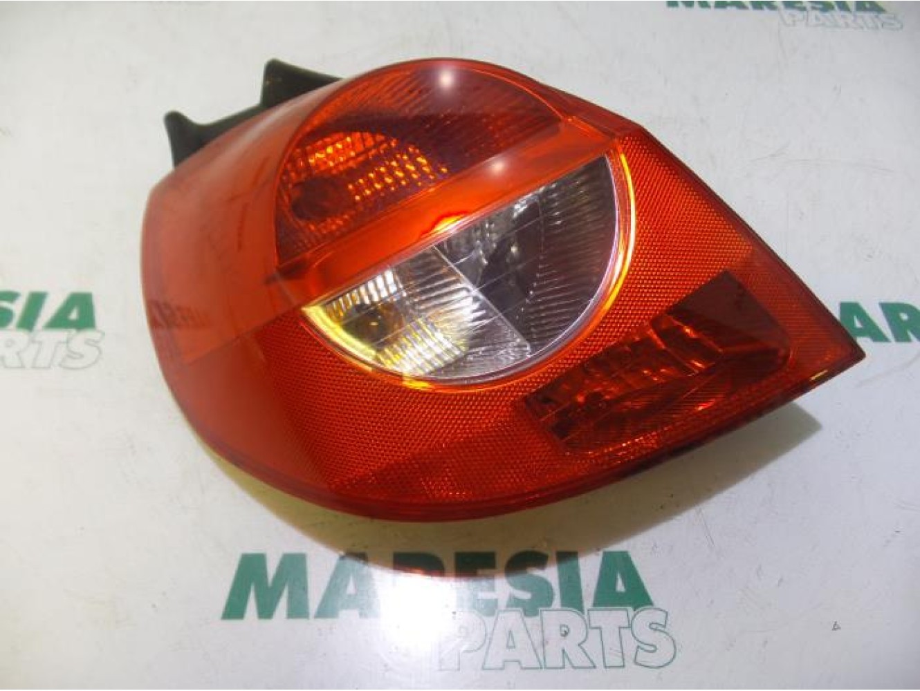 Renault - Clio - Taillight, left