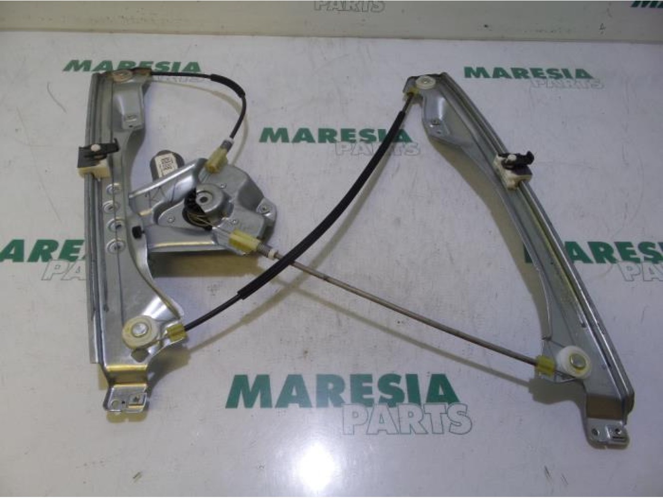 Renault - Clio - Window mechanism 4-door, front right