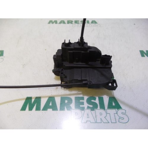 Renault - Clio - Rear door mechanism 4-door, right