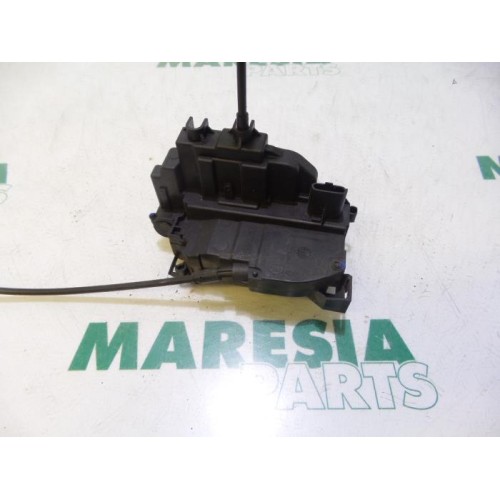 Renault - Clio - Front door lock mechanism 4-door, right
