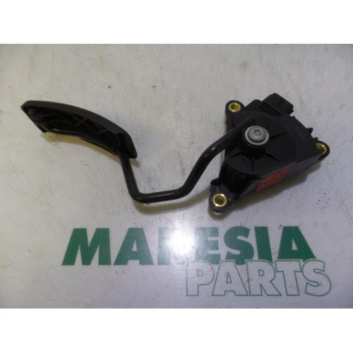 Renault - Clio - Throttle pedal position sensor