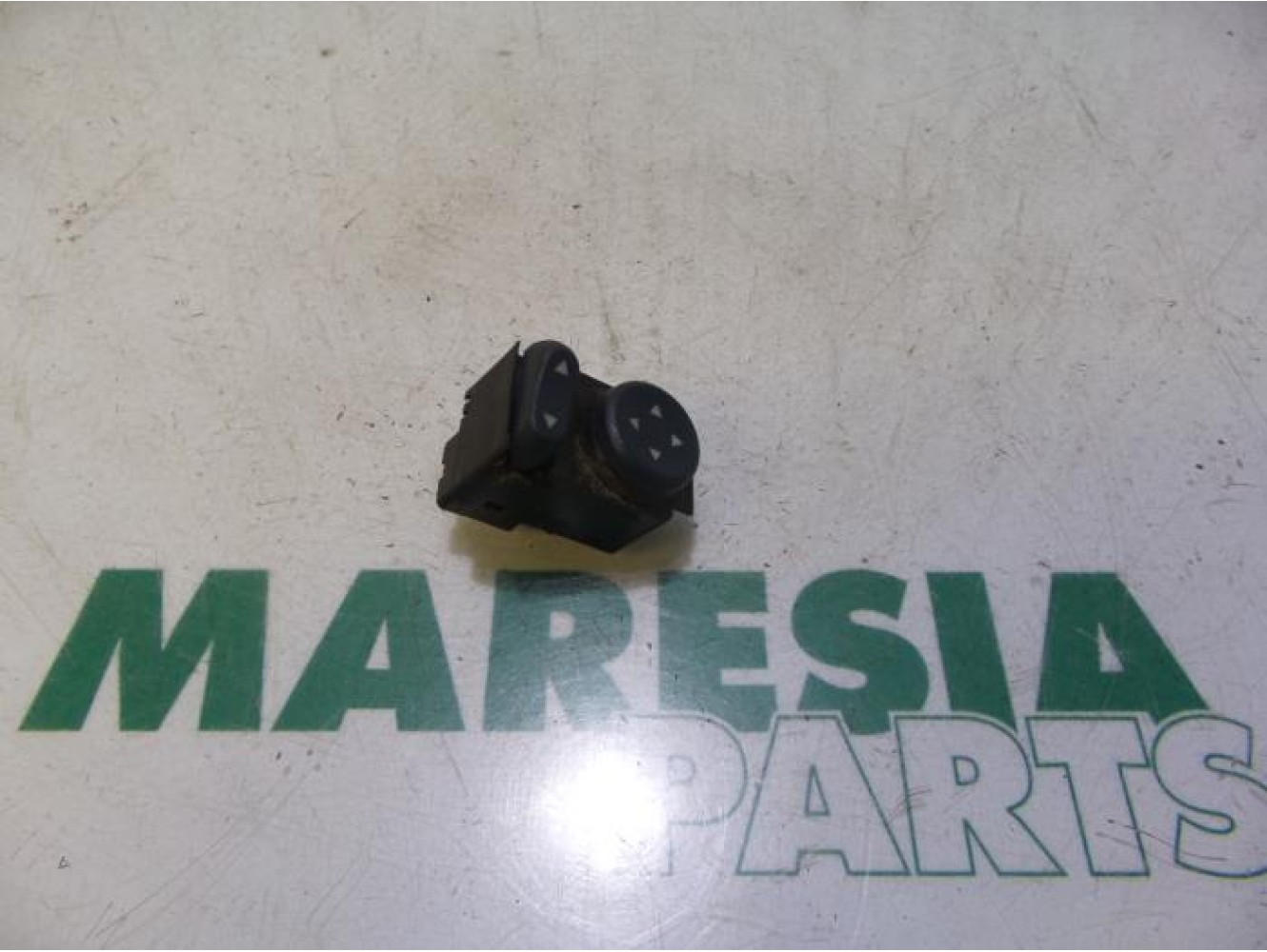 Fiat - Doblo - Mirror switch