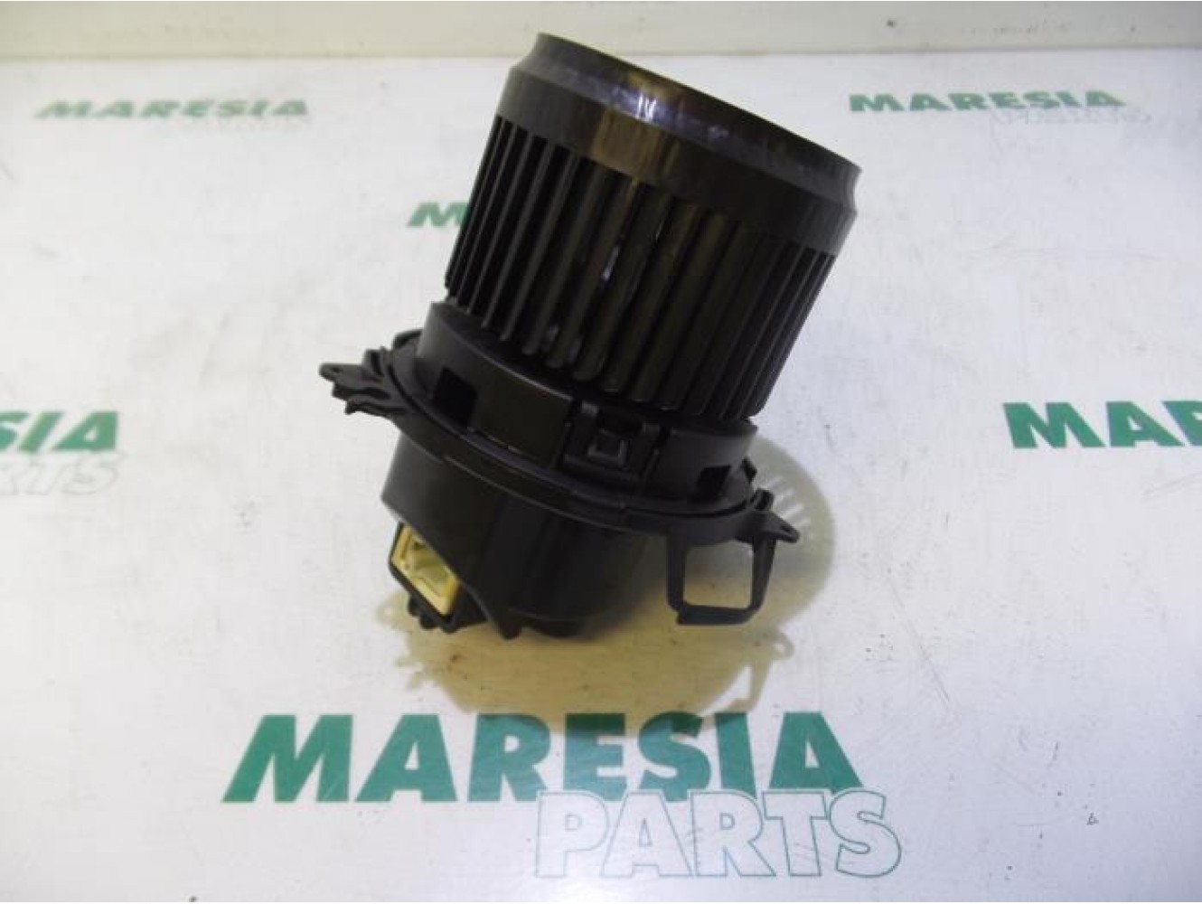 Renault - Captur - Heating and ventilation fan motor