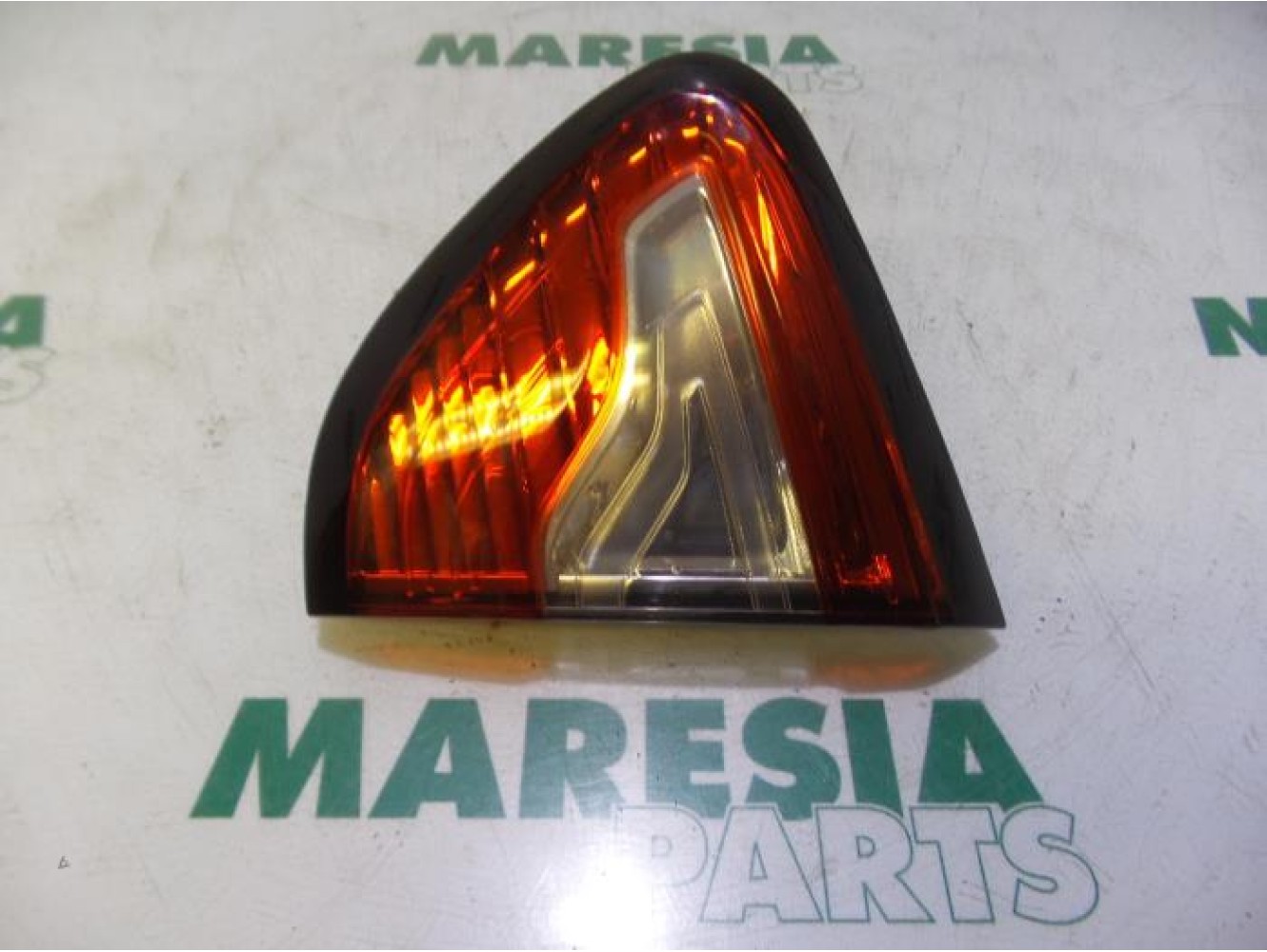 Renault - Captur - Taillight, right