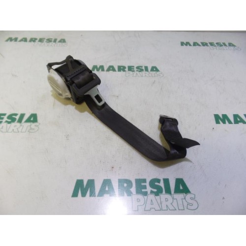 Renault - Captur - Rear seatbelt, right