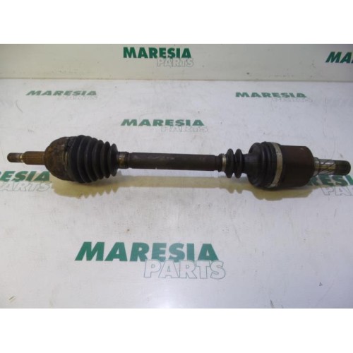 Renault - Megane Scenic - Front drive shaft, left