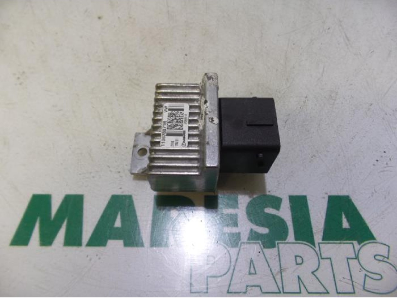 Renault - Captur - Glow plug relay