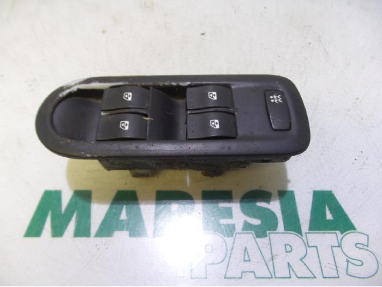 Renault - Megane Scenic - Multi-functional window switch