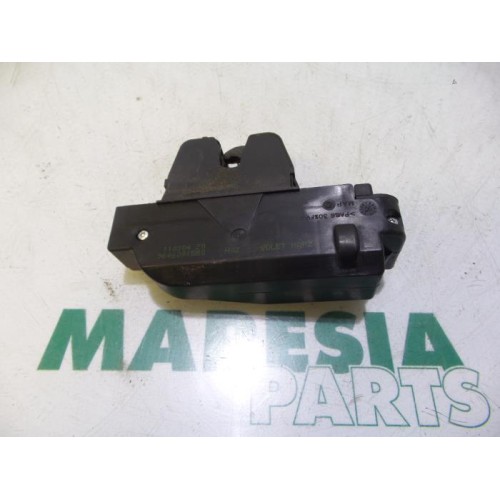 Citroen - C8 - Tailgate lock mechanism