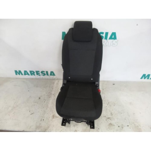 Peugeot - 5008 - Sitz hinten