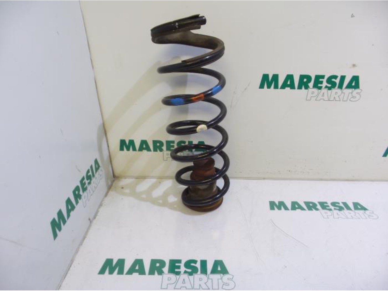 Peugeot - 5008 - Rear coil spring