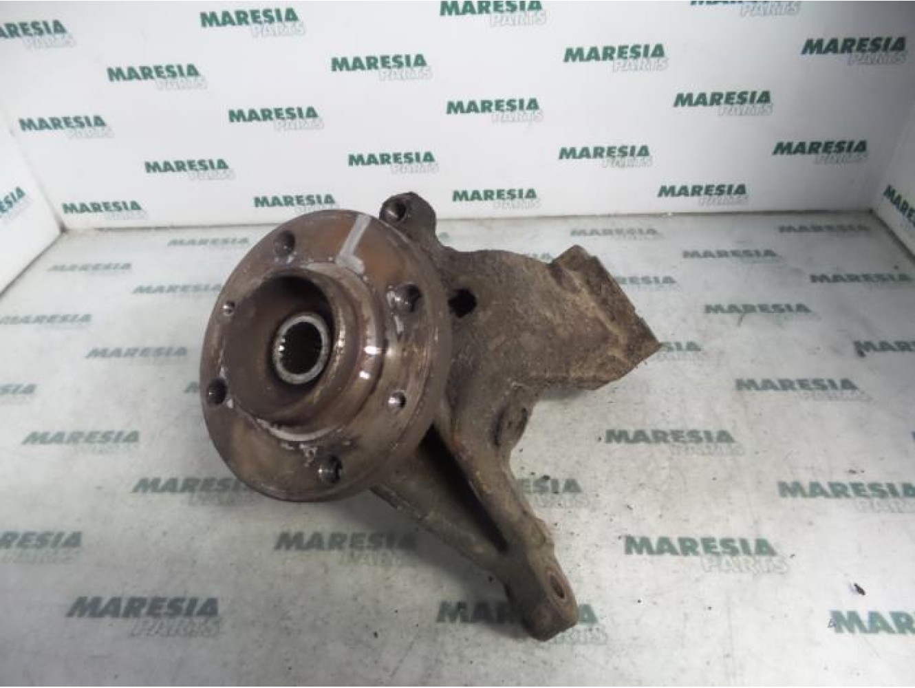 Peugeot - 206 - Knuckle, front left