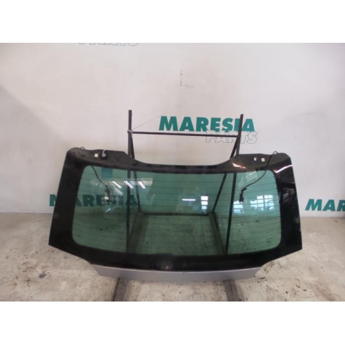 Fiat - Stilo - Rear window