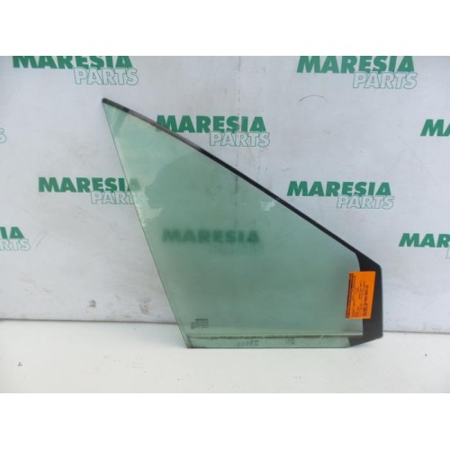 Renault - Megane Scenic - Quarter light, front right