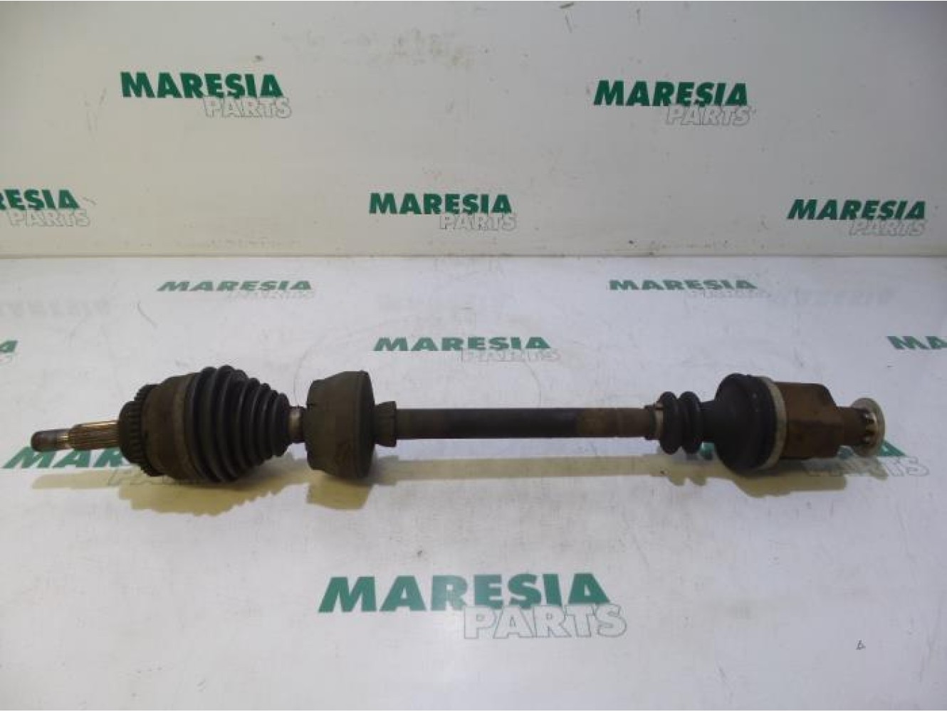 Renault - Megane Scenic - Front drive shaft, right