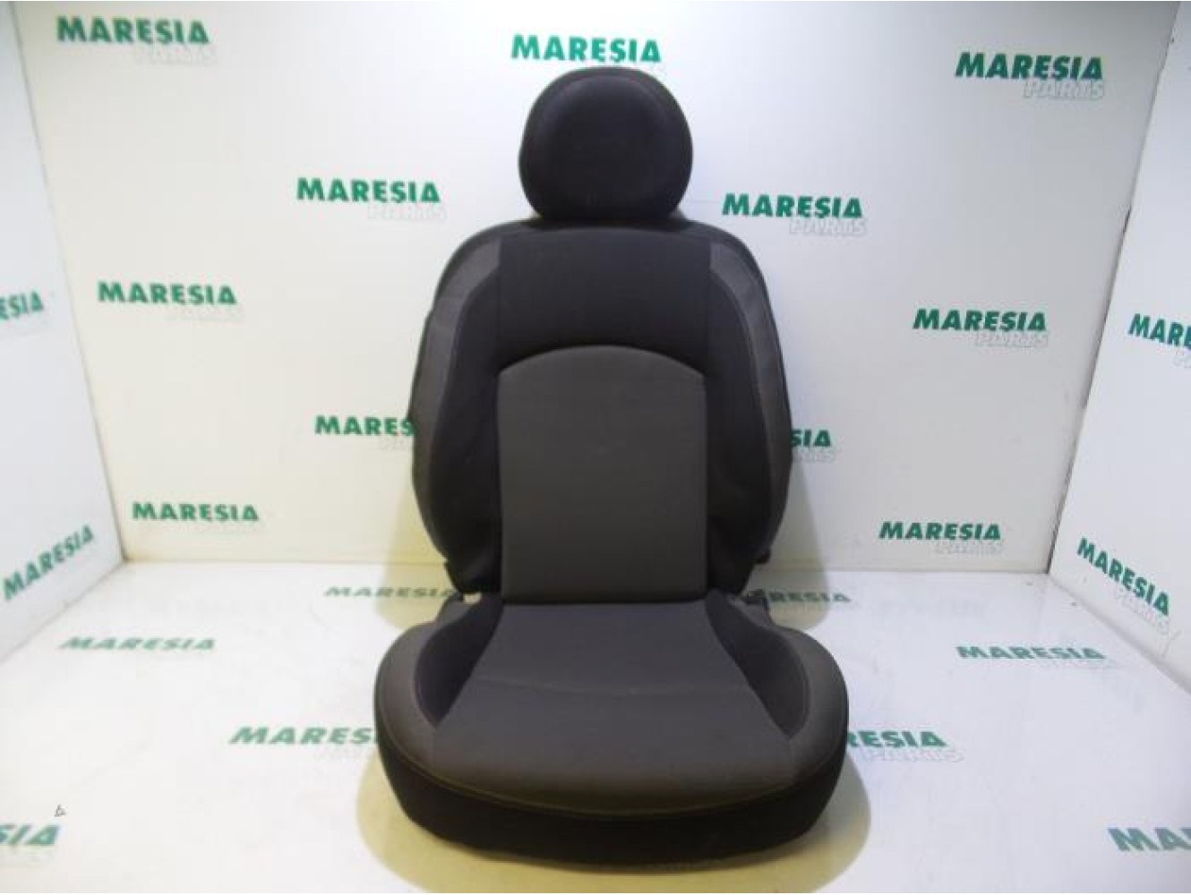 Peugeot - 206 - Seat upholstery, right