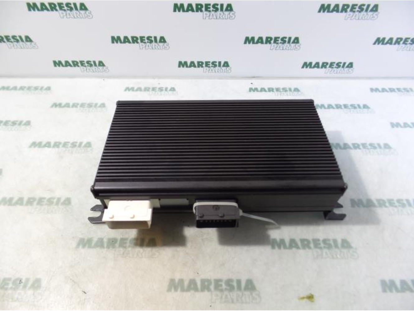 Peugeot - 607 - Radio amplifier