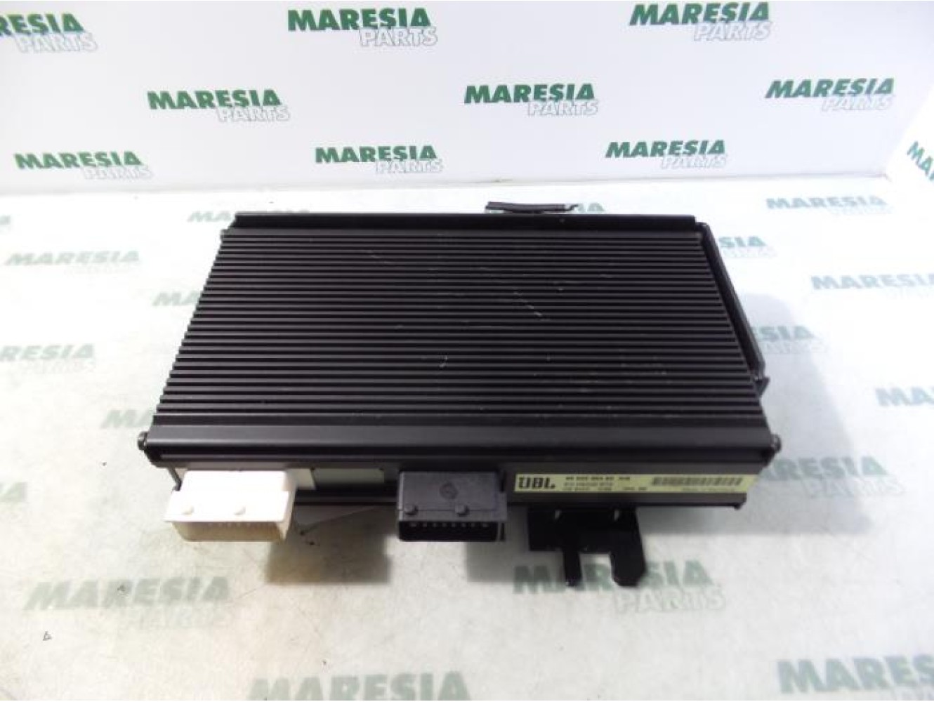 Citroen - C6 - Radio amplifier