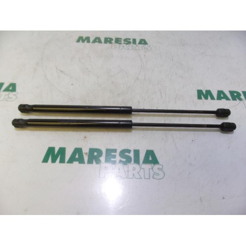 Renault - Megane - Set Gasdempers Achterklep