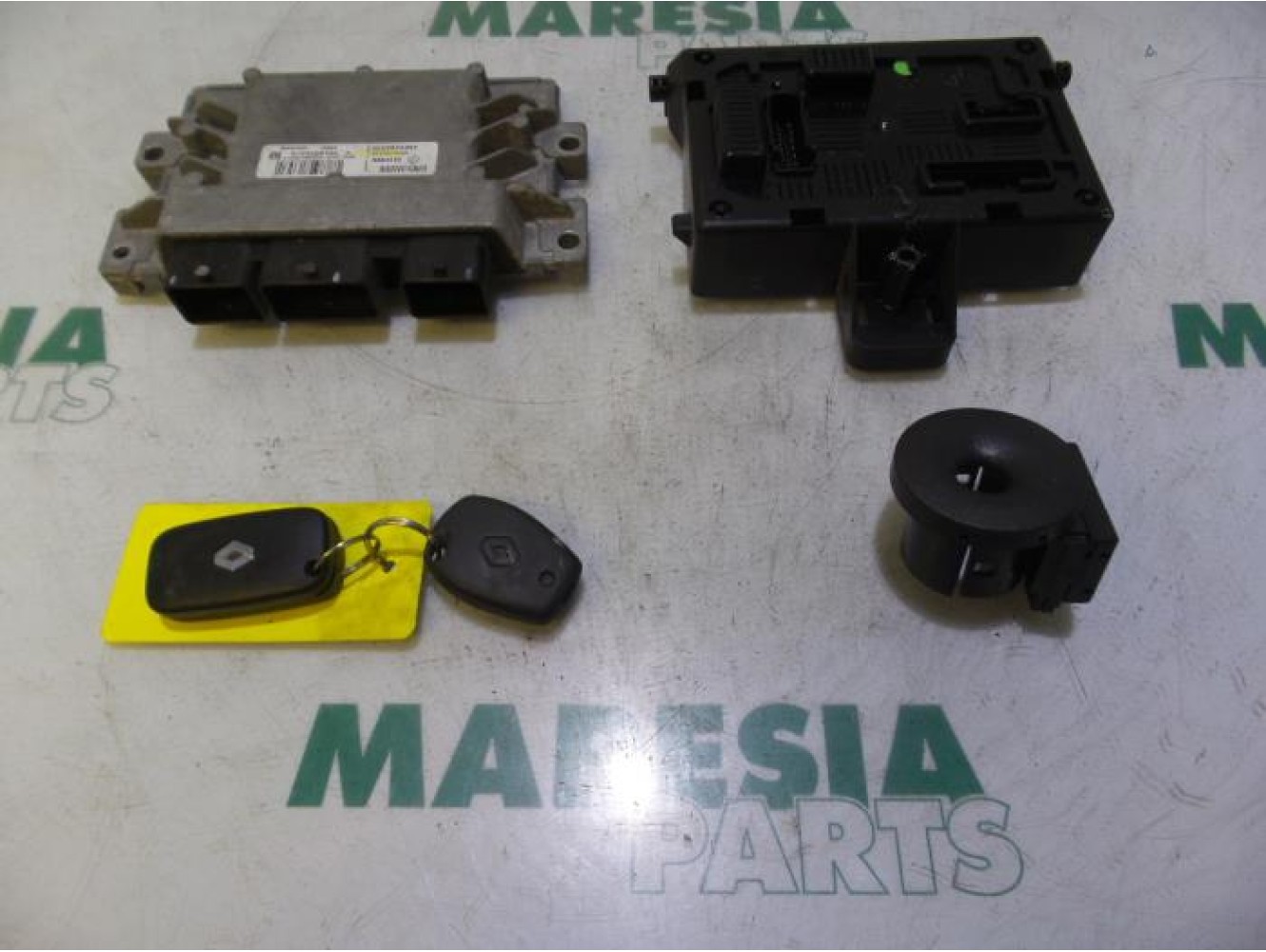 Renault - Clio - Engine management computer