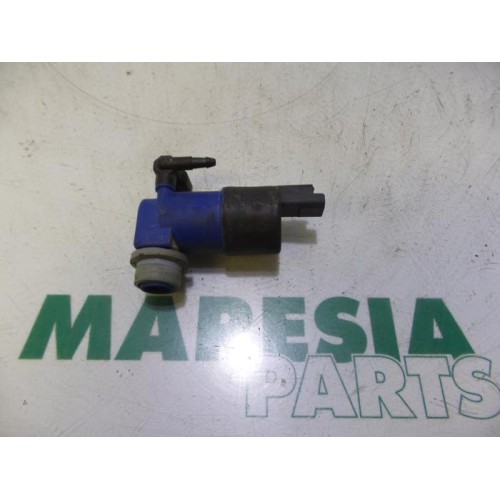 Renault - Clio - Windscreen washer pump