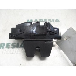 Peugeot - 207 - Tailgate lock mechanism
