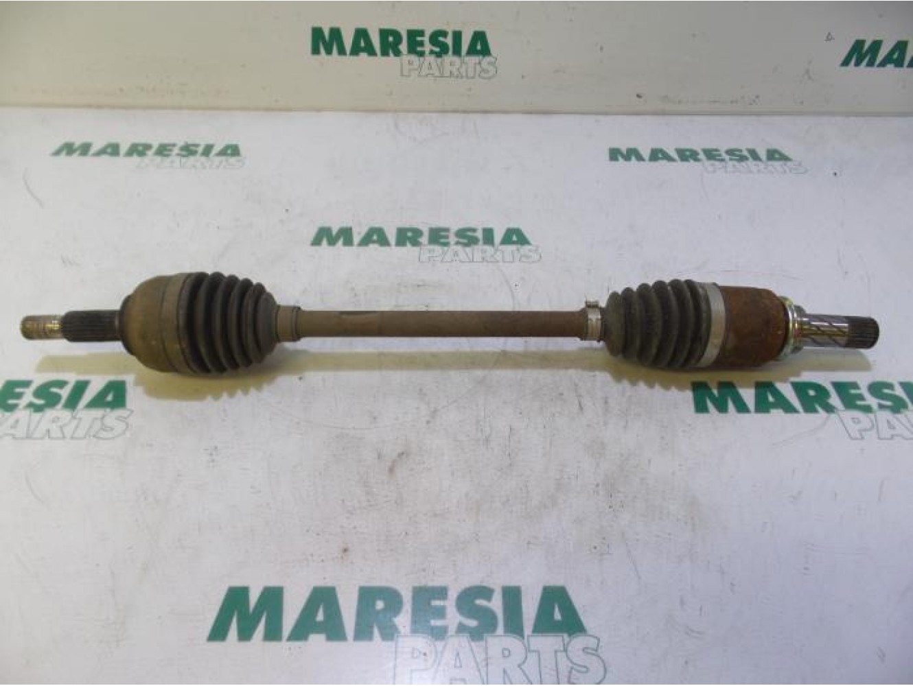 Renault - Clio - Front drive shaft, left