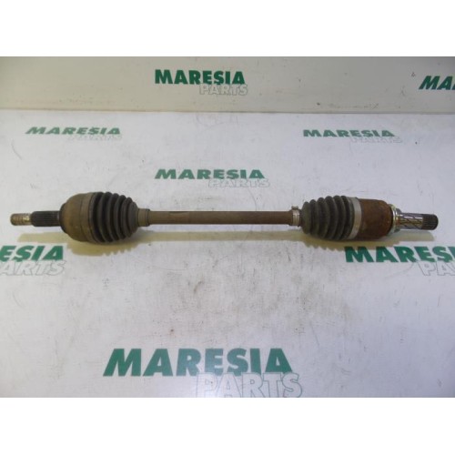 Renault - Clio - Front drive shaft, left