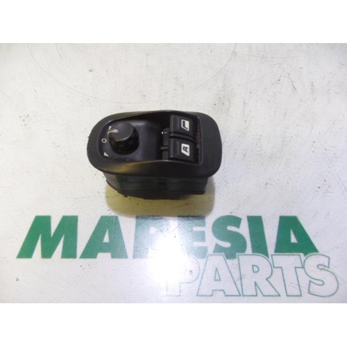 Peugeot - 206 - Multi-functional window switch