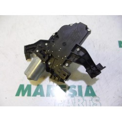 Peugeot - 207 - Rear wiper motor