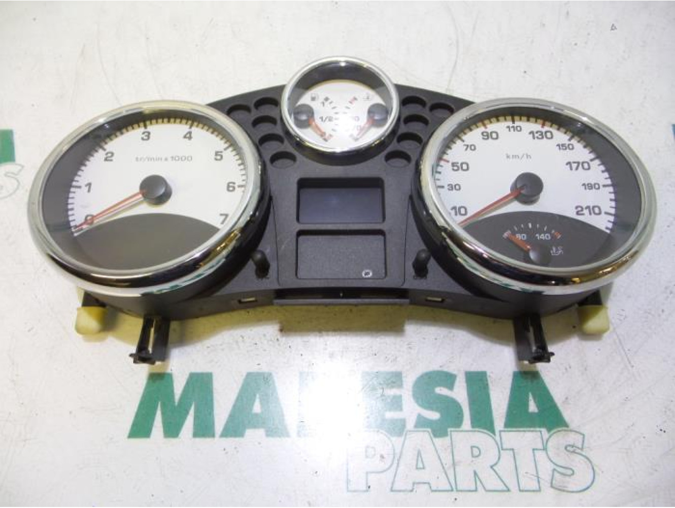 Peugeot - 207 - Instrumentenbrett
