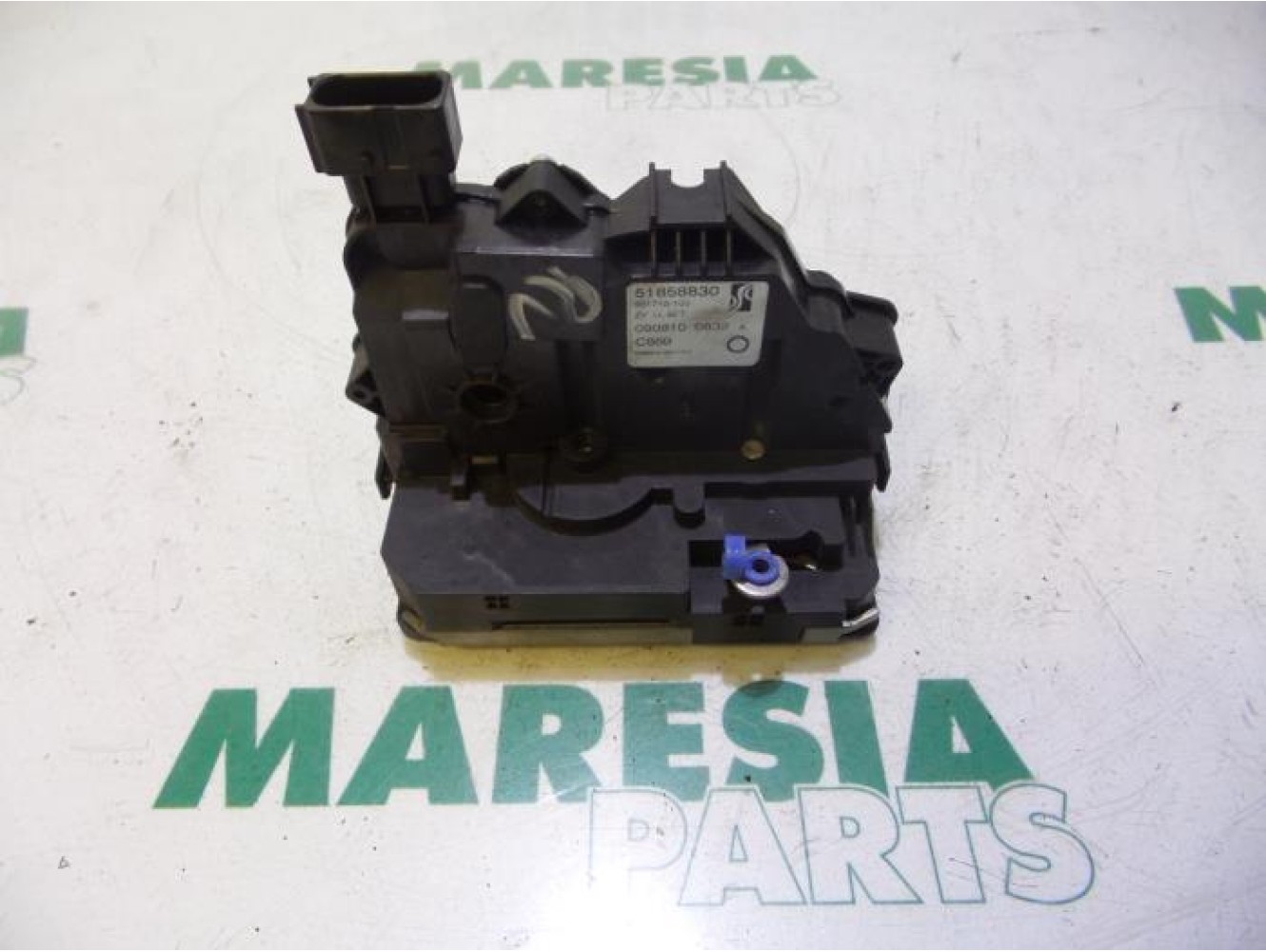 Fiat - Punto - Front door lock mechanism 4-door, right
