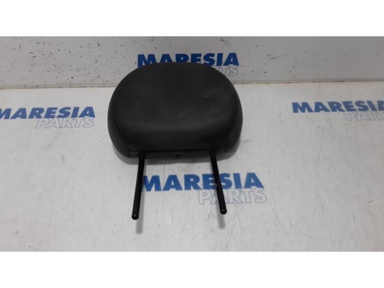 Peugeot - 206 - Headrest