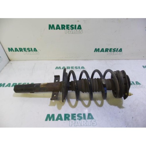 Renault - Megane Scenic - Front shock absorber rod, left