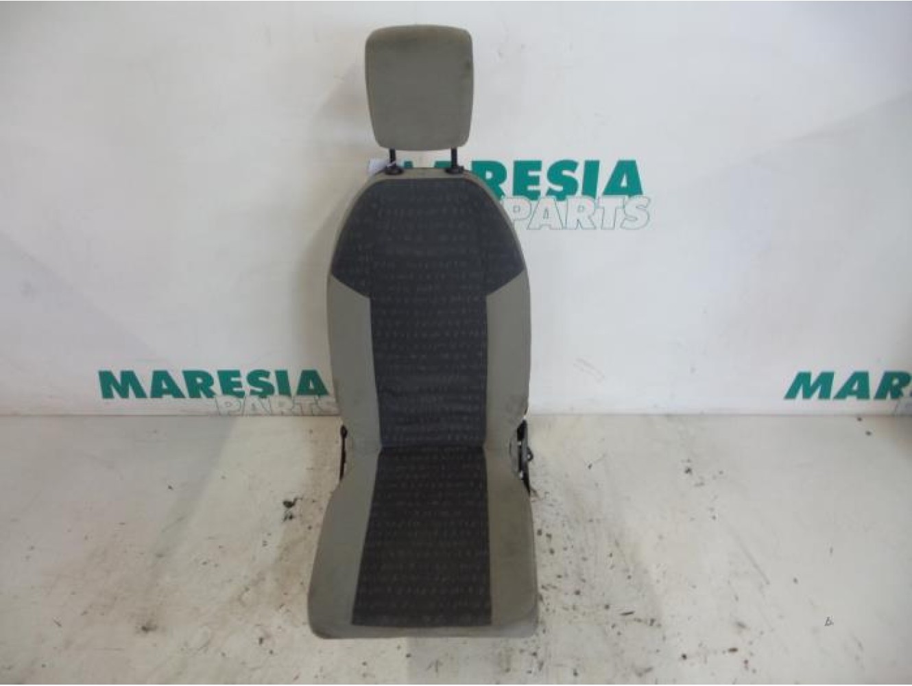 Renault - Megane Scenic - Rear seat