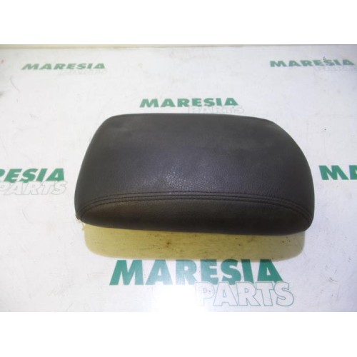 Peugeot - 607 - Armrest