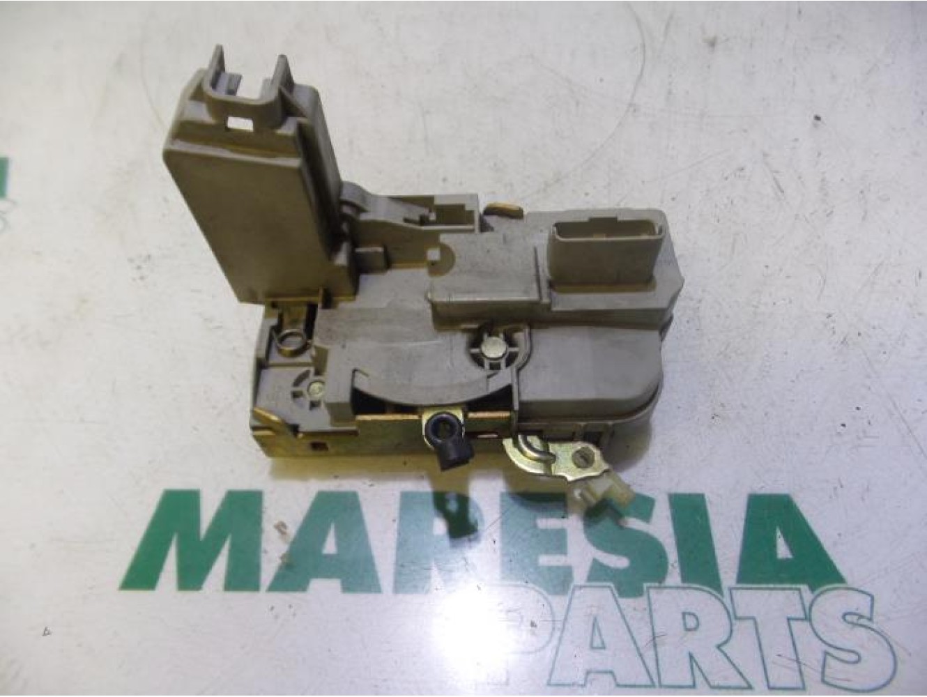 Peugeot - 307 - Door lock mechanism 4-door, front left