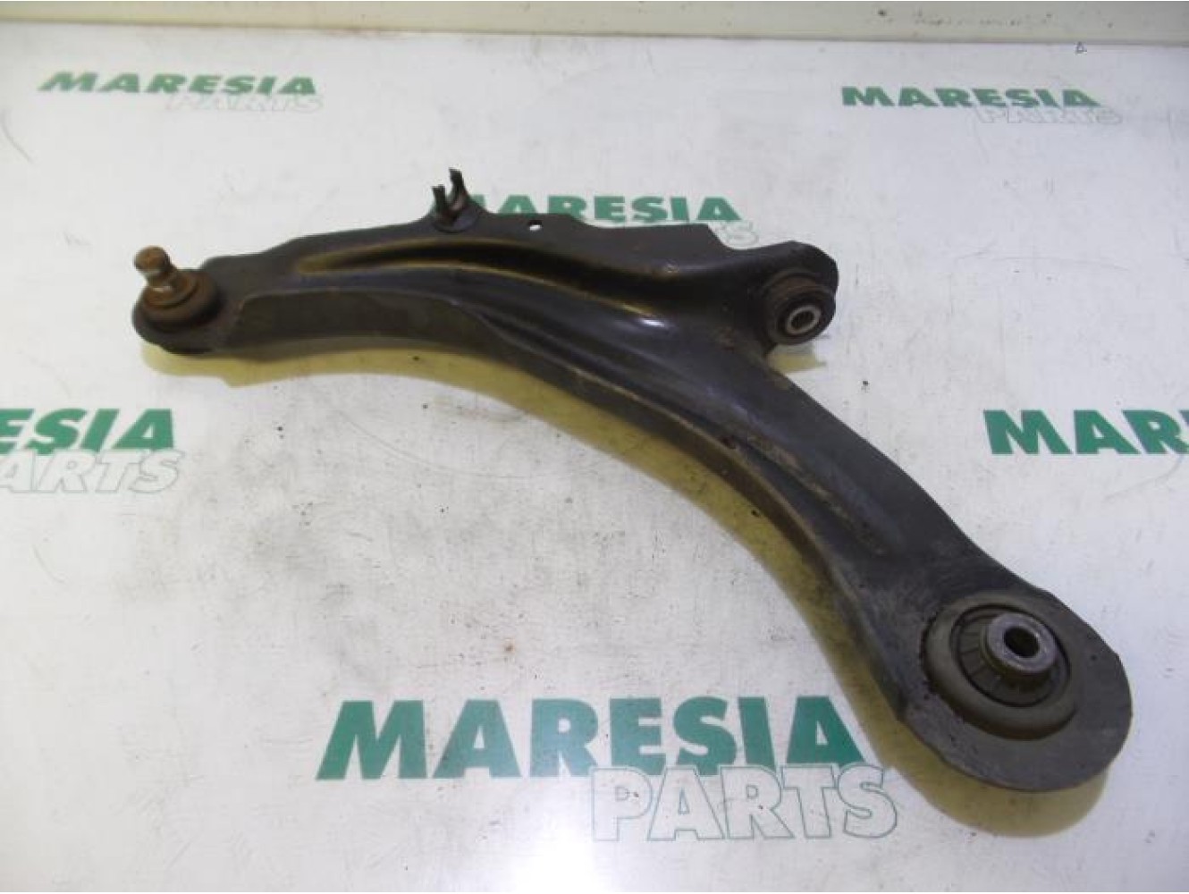 Renault - Megane Scenic - Front lower wishbone, left