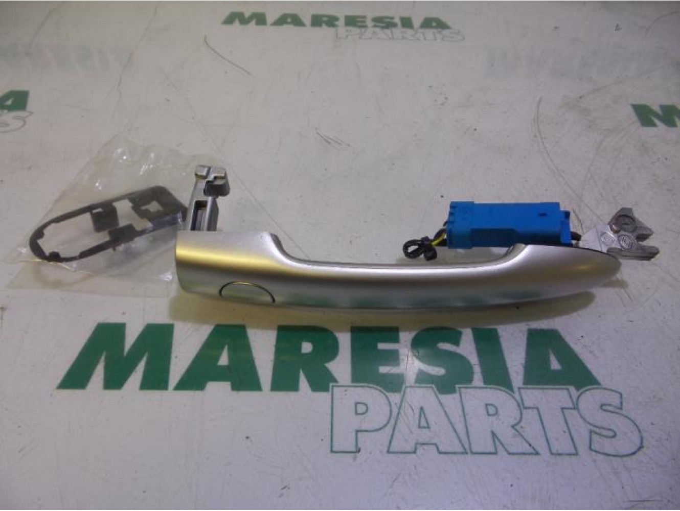 Renault - Megane - Front door handle 4-door, right