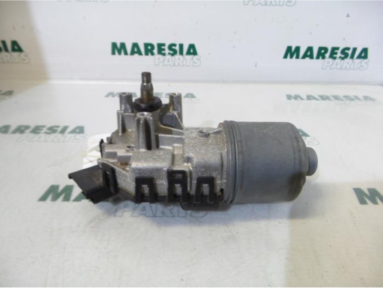 Renault - Clio - Front wiper motor